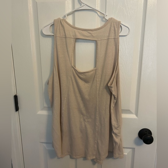 Maurice’s Design Tank Top - Picture 3 of 3